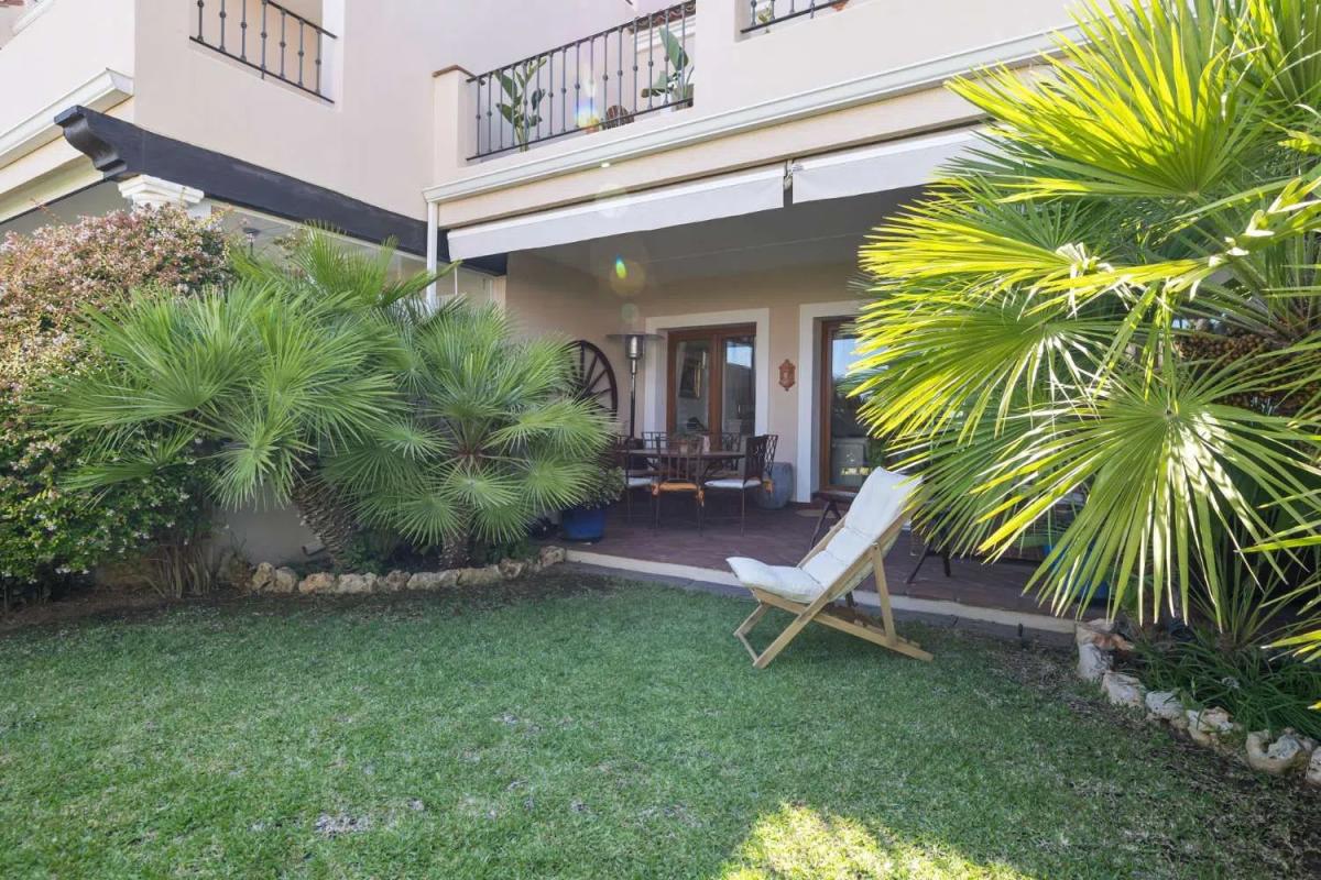 Sprzedaż niezależnego domku jednorodzinnego w Barrio Paraiso-Barronal, Estepona photo 3