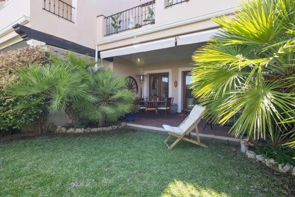 Detached villa for sale in  Barrio Paraiso-Barronal, Estepona photo 3