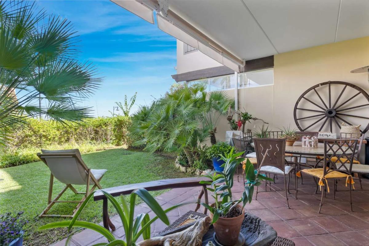 Sprzedaż niezależnego domku jednorodzinnego w Barrio Paraiso-Barronal, Estepona photo 4