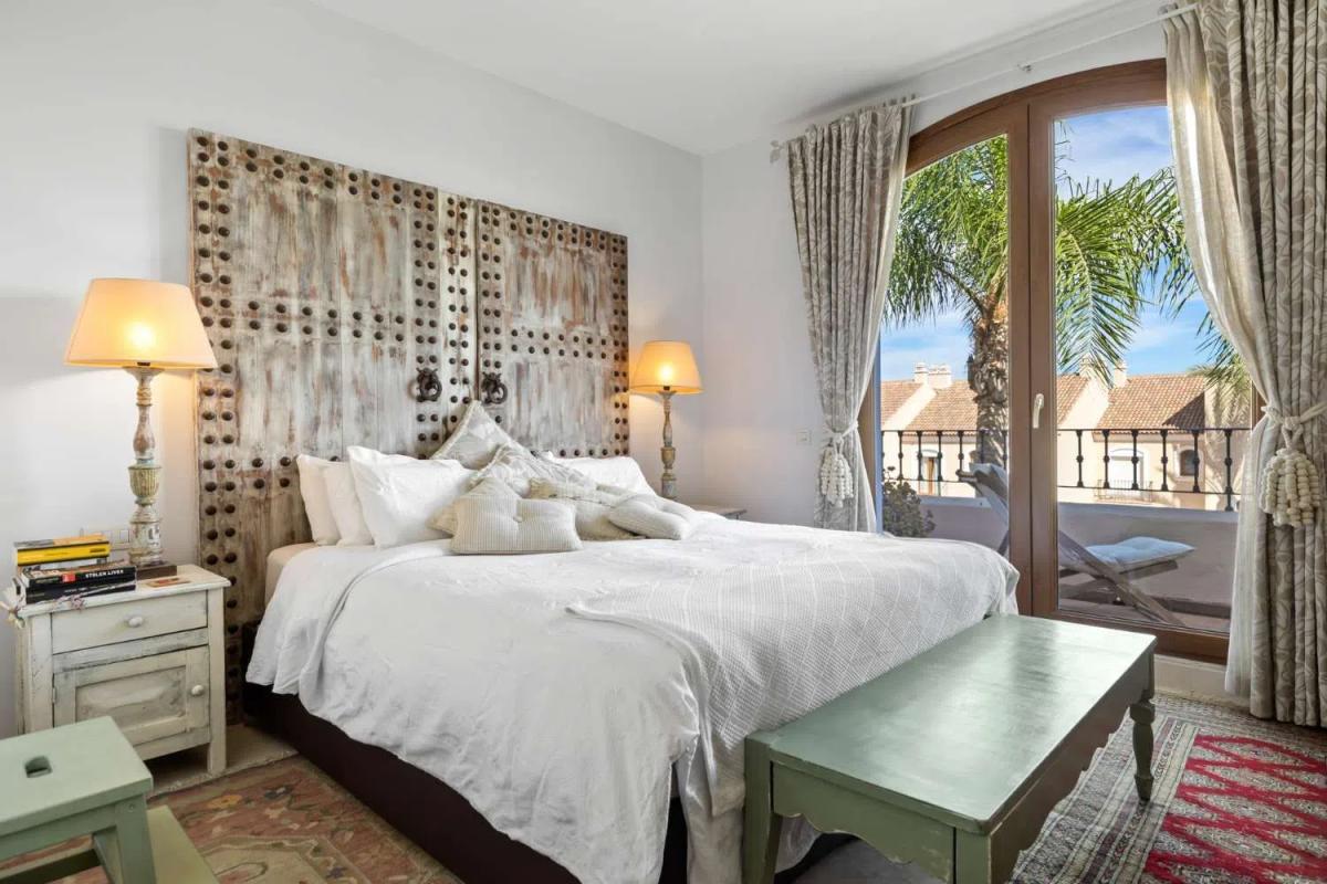 Sprzedaż niezależnego domku jednorodzinnego w Barrio Paraiso-Barronal, Estepona photo 5