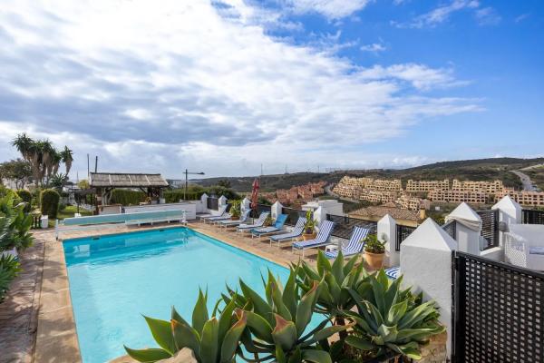 Wolnostojąca willa na sprzedaż w Calle Nicaragua, 38 A, Estepona photo 1