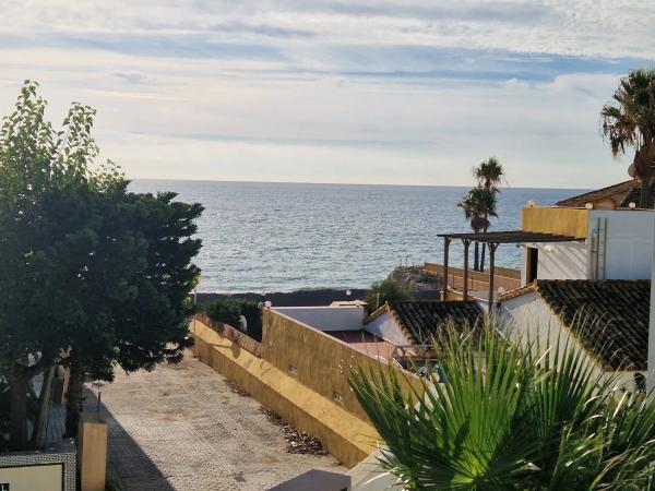 Detached villa for sale in  Calle Paraguay, 36, Estepona photo 4