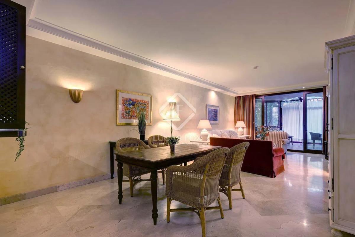 Venta de piso en Via del Mediterráneo, Estepona
photo 2