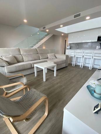 Chalet independiente en venta en Calle Islas Bermudas, 6, Estepona thumbnail 1