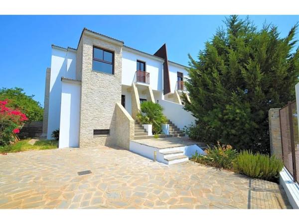 Detached villa for sale in Calle Flaminio, Estepona photo 1