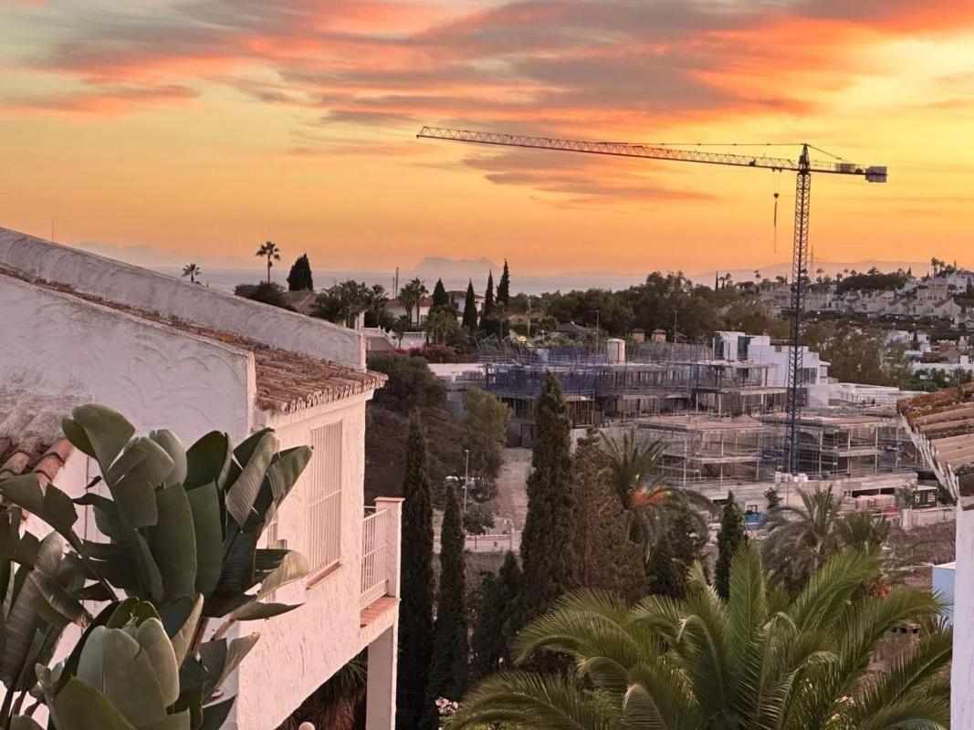 Venta de chalet independiente en Barrio Nueva Atalaya, Estepona
photo 1