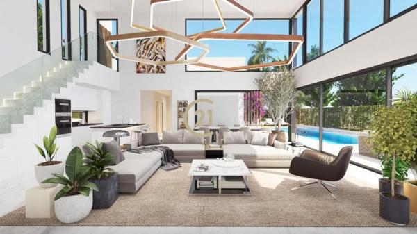 Detached villa for sale in Calle Guatemala, Estepona photo 1