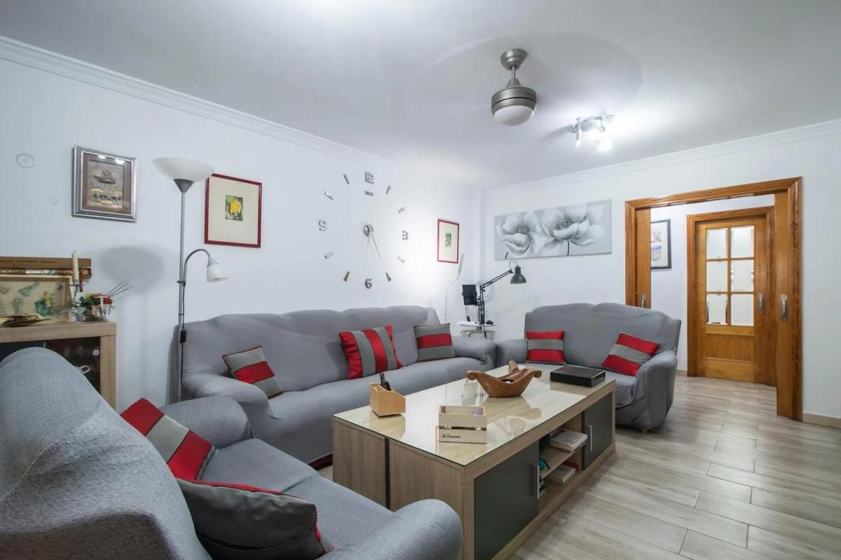 Продажа квартиры на Barrio Zona Calvario, Эстепона
photo 1
