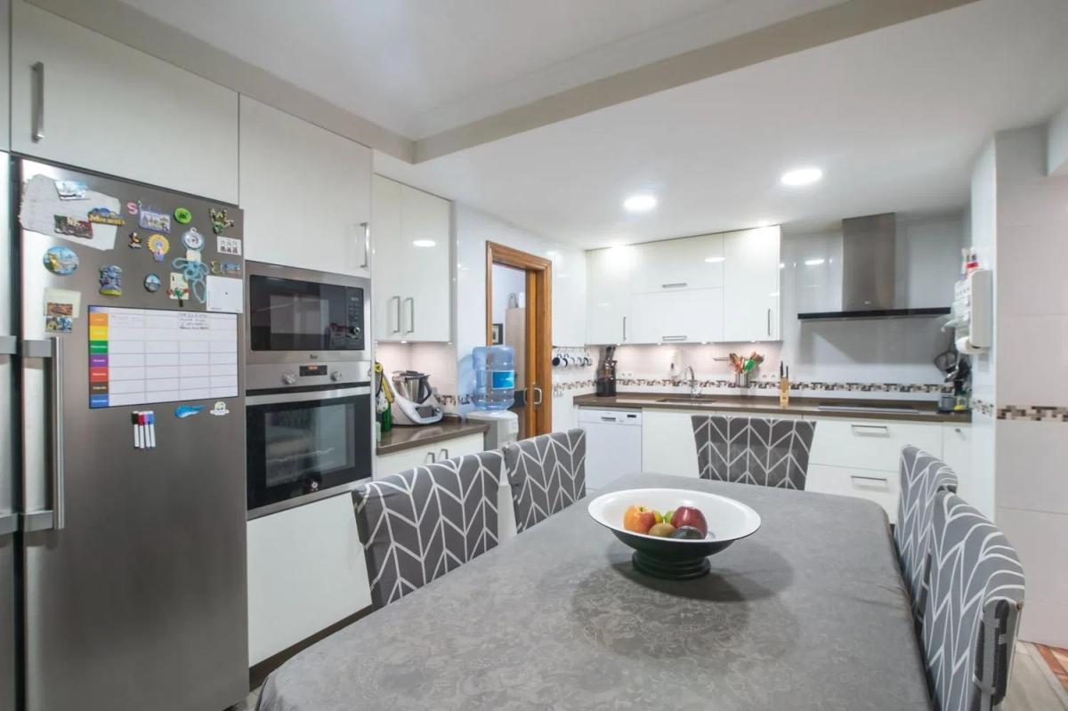 Продажа квартиры на Barrio Zona Calvario, Эстепона
photo 3