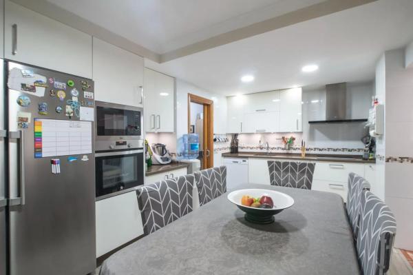 Apartment for sale in Barrio Zona Calvario, Estepona thumbnail 2