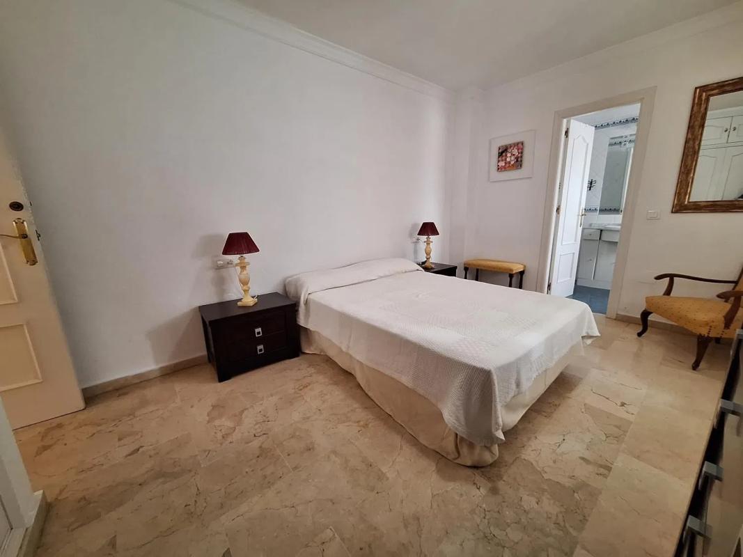 Sale of apartment in Barrio Puerto de Estepona, Estepona
 photo 4