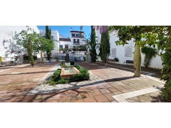 Detached villa for sale in Barrio Centro, Estepona photo 1