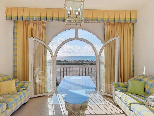Detached villa for sale in  Seghers, Estepona photo 1