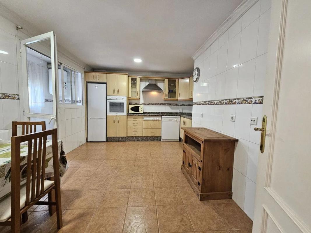 Sale of apartment in Calle San Roque, Estepona
 photo 2