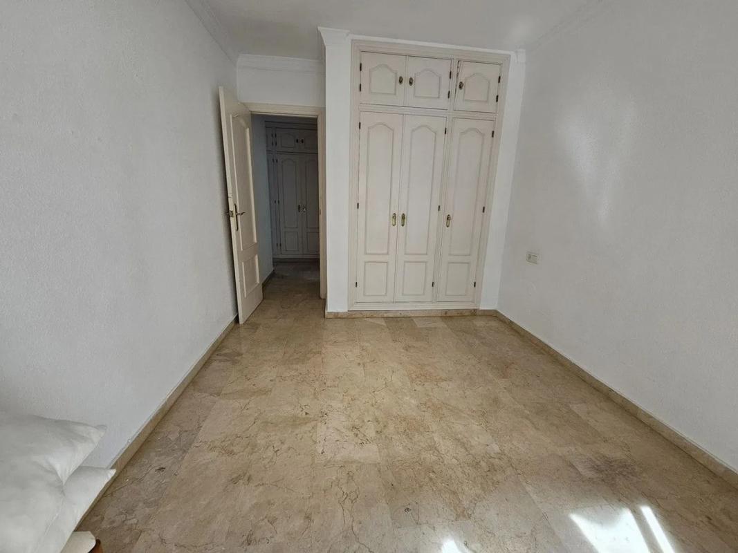 Sale of apartment in Calle San Roque, Estepona
 photo 3