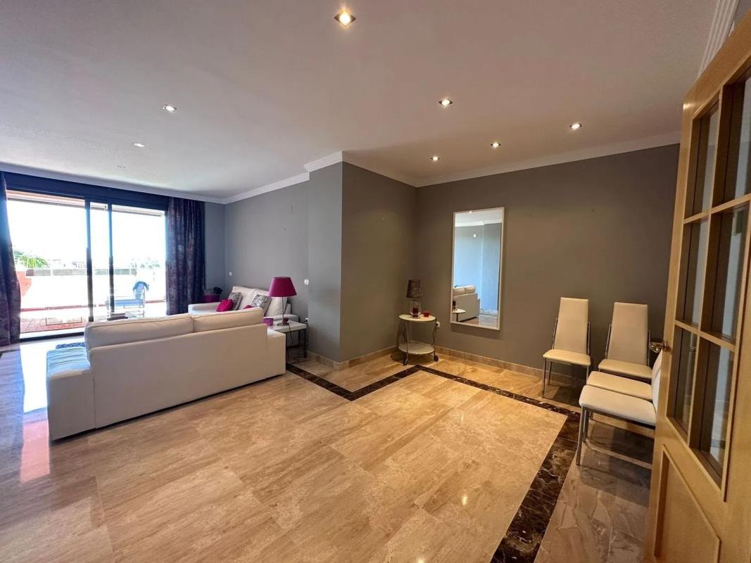 Sale of apartment in Calle Reino Nazari, 22, Estepona
photo 2