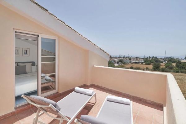 Chalet independiente en venta en  Calle Esparragal, Estepona photo 4