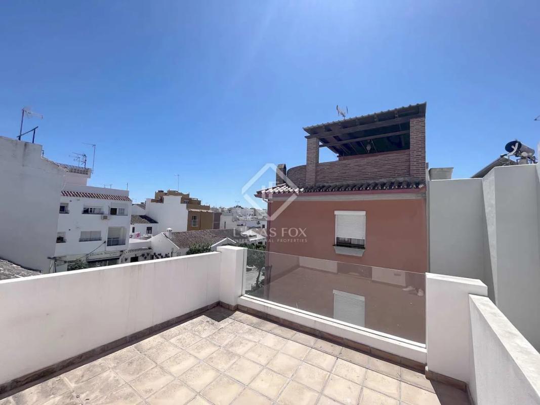 Venta de chalet independiente en Calle Ramón y Cajal, Estepona
photo 1