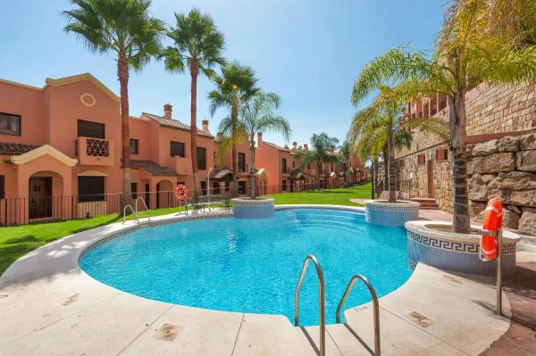 Detached villa for sale in C. Isabel Barreto, 2, Estepona photo 1
