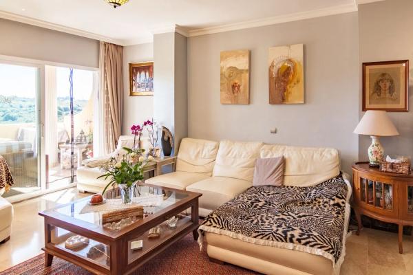 Продажа квартиры в Calle Hinojo, 1 E, Эстепона photo 1