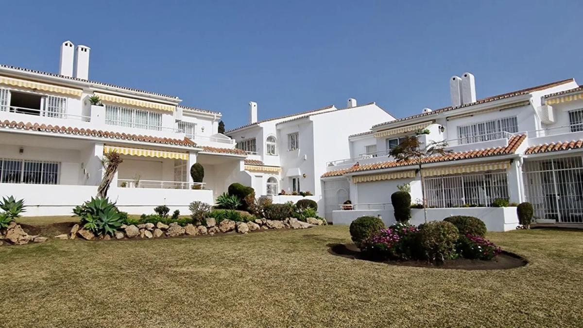 Продажа квартиры на Barrio Paraiso-Barronal, Эстепона
photo 2