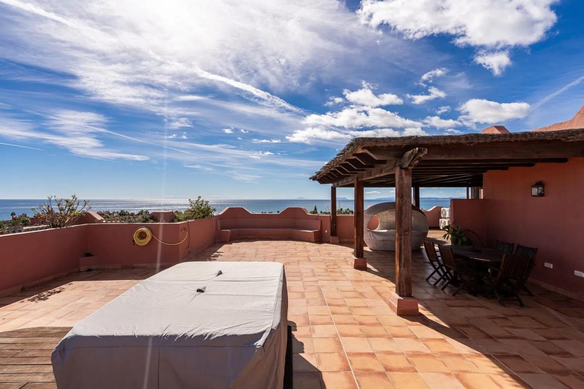 Sprzedaż duplexu w Barrio Guadalmansa, Estepona photo 1