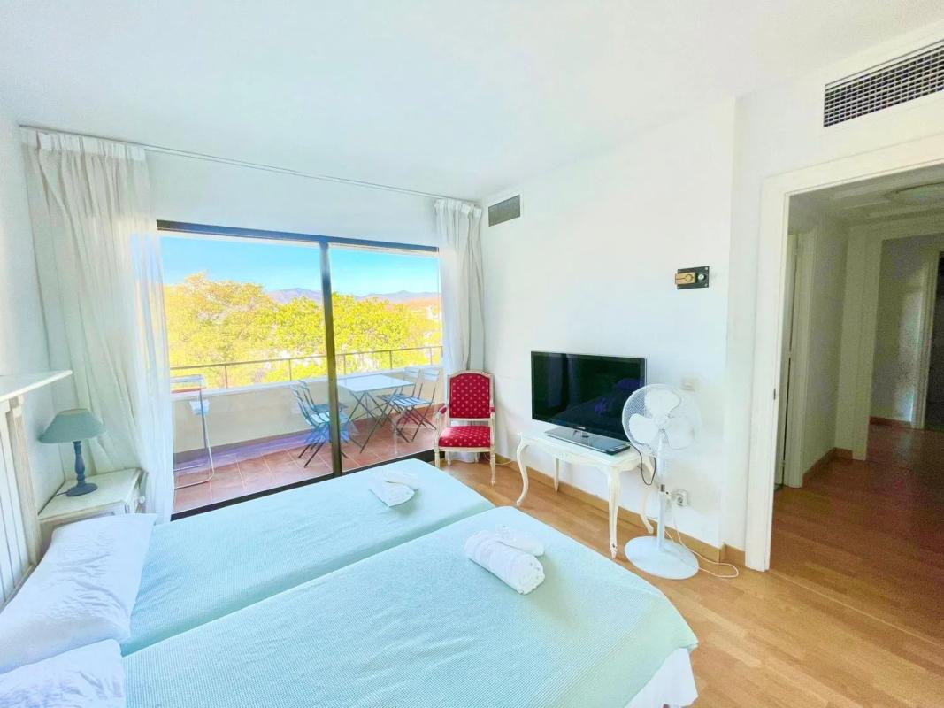 Продажа квартиры на Barrio Nueva Atalaya, Эстепона
photo 3