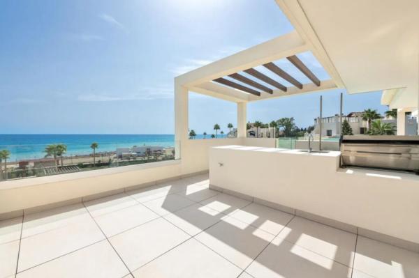Duplex en venta en Arrabal Torre Velerin, Estepona photo 3