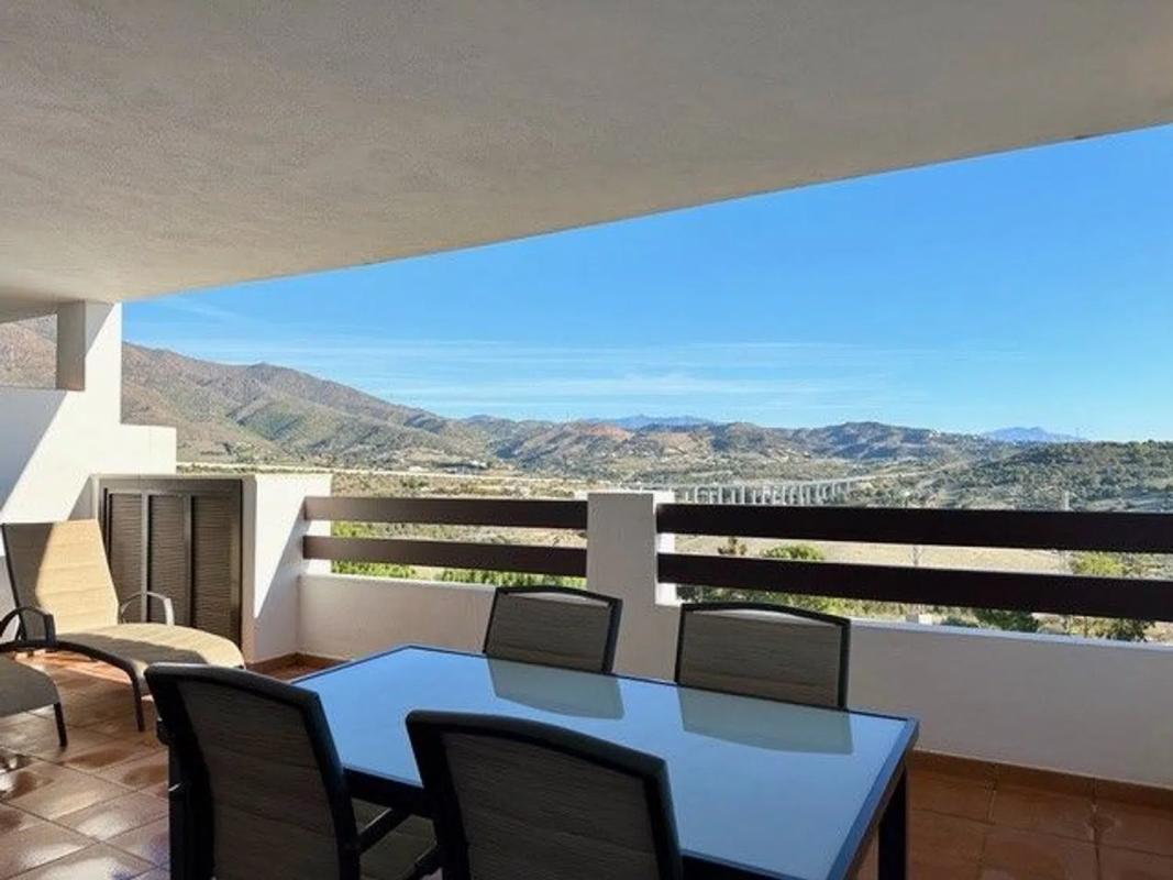 Sale of apartment in Calle Flaminio, 2, Estepona
photo 1
