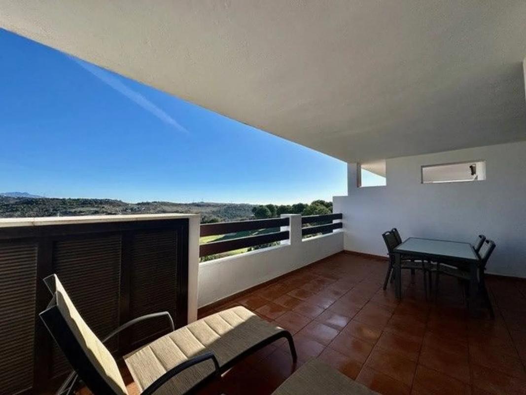 Sale of apartment in Calle Flaminio, 2, Estepona
photo 2