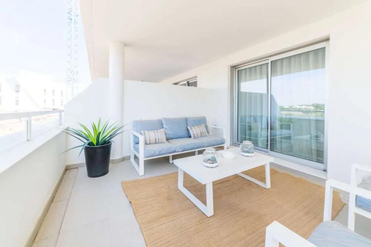 Venta de piso en Camino Loma de Retamar, Estepona
photo 2