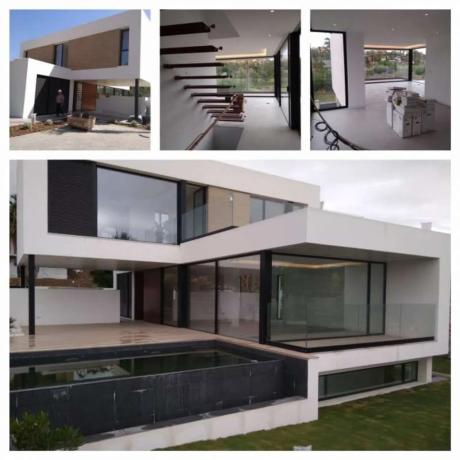 Chalet independiente en venta en Calle del Priorato, Estepona thumbnail 2