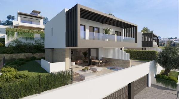Chalet independiente en venta en Calle Amatista s/n, Estepona photo 1