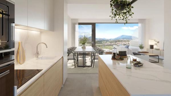 Chalet independiente en venta en Calle Amatista s/n, Estepona thumbnail 2