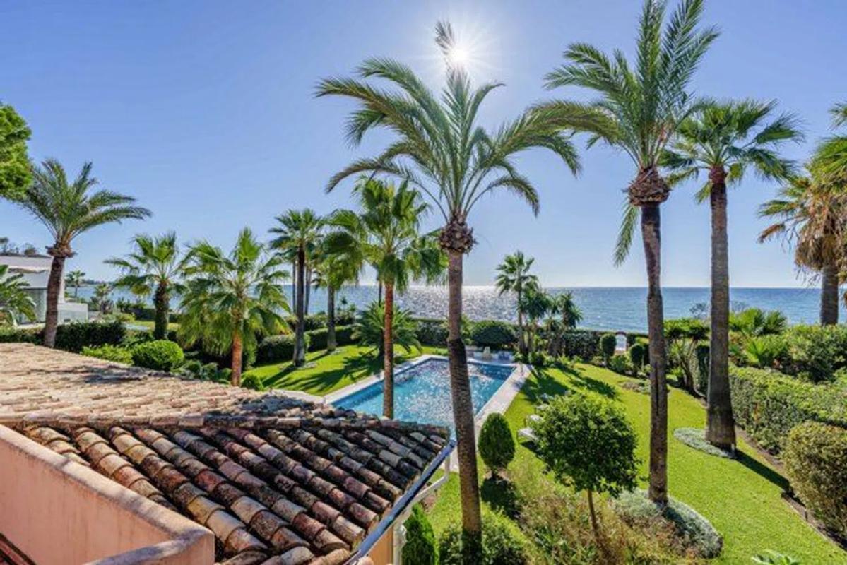 Venta de chalet independiente en Calle Eucalipto, Estepona
photo 1