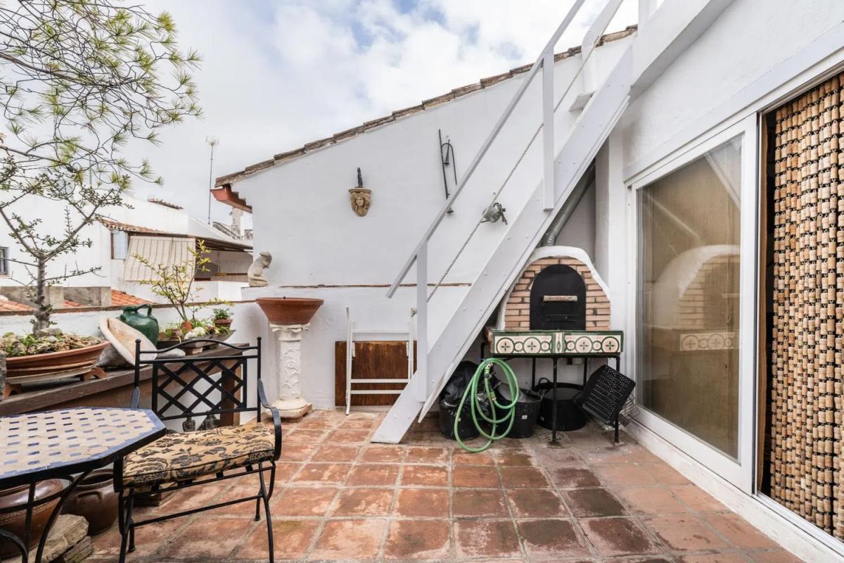 Sale of independent chalet in Barrio Centro, Estepona
photo 1
