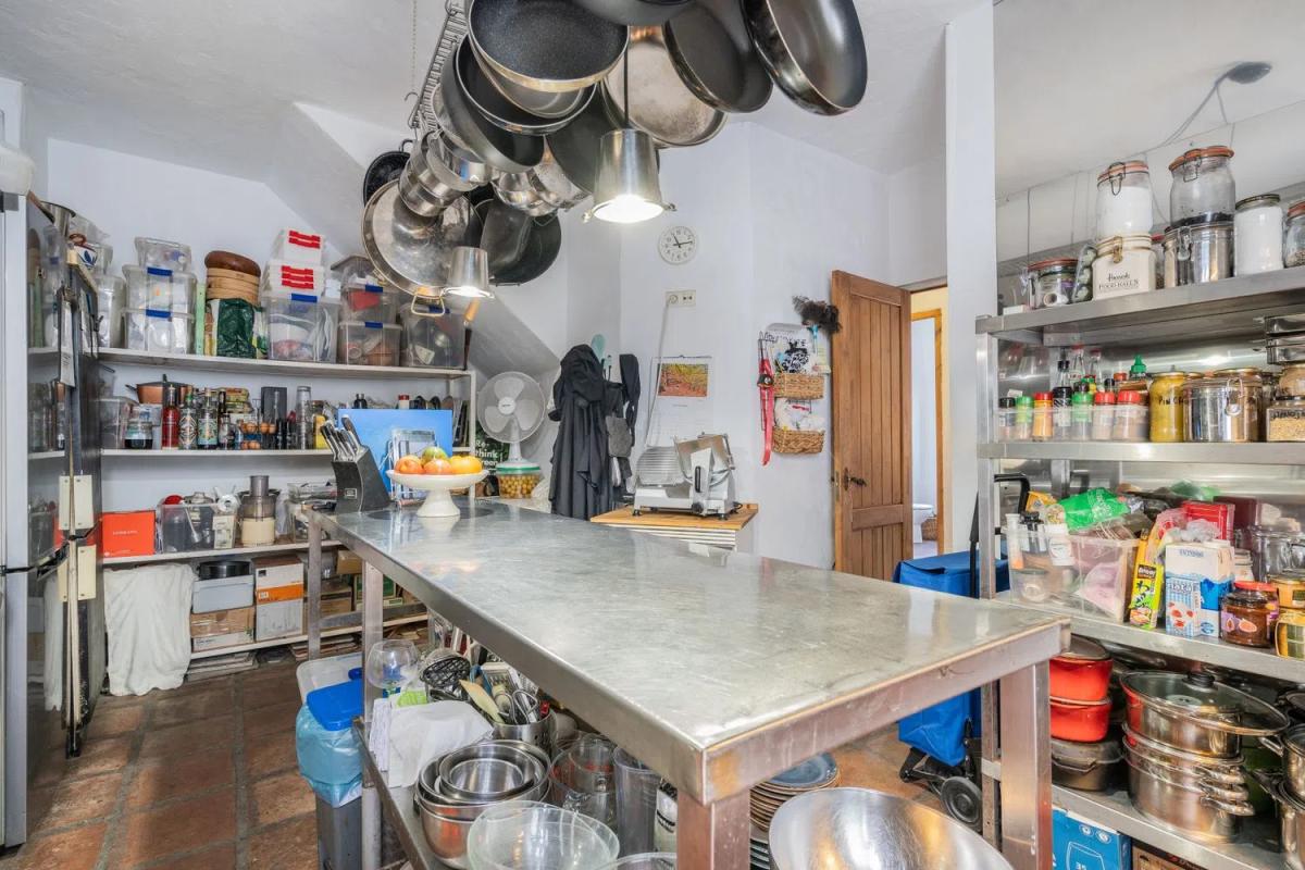 Sale of independent chalet in Barrio Centro, Estepona
photo 4