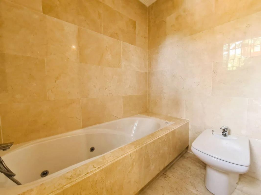Sale of apartment in Urbanizacion jardines de nueva galera, Estepona
photo 5