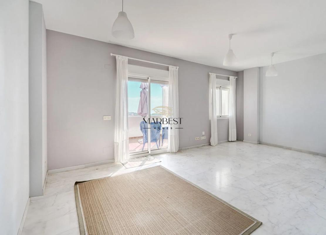 Sale of apartment in Calle Villa Borghese, 4, Estepona
 photo 4