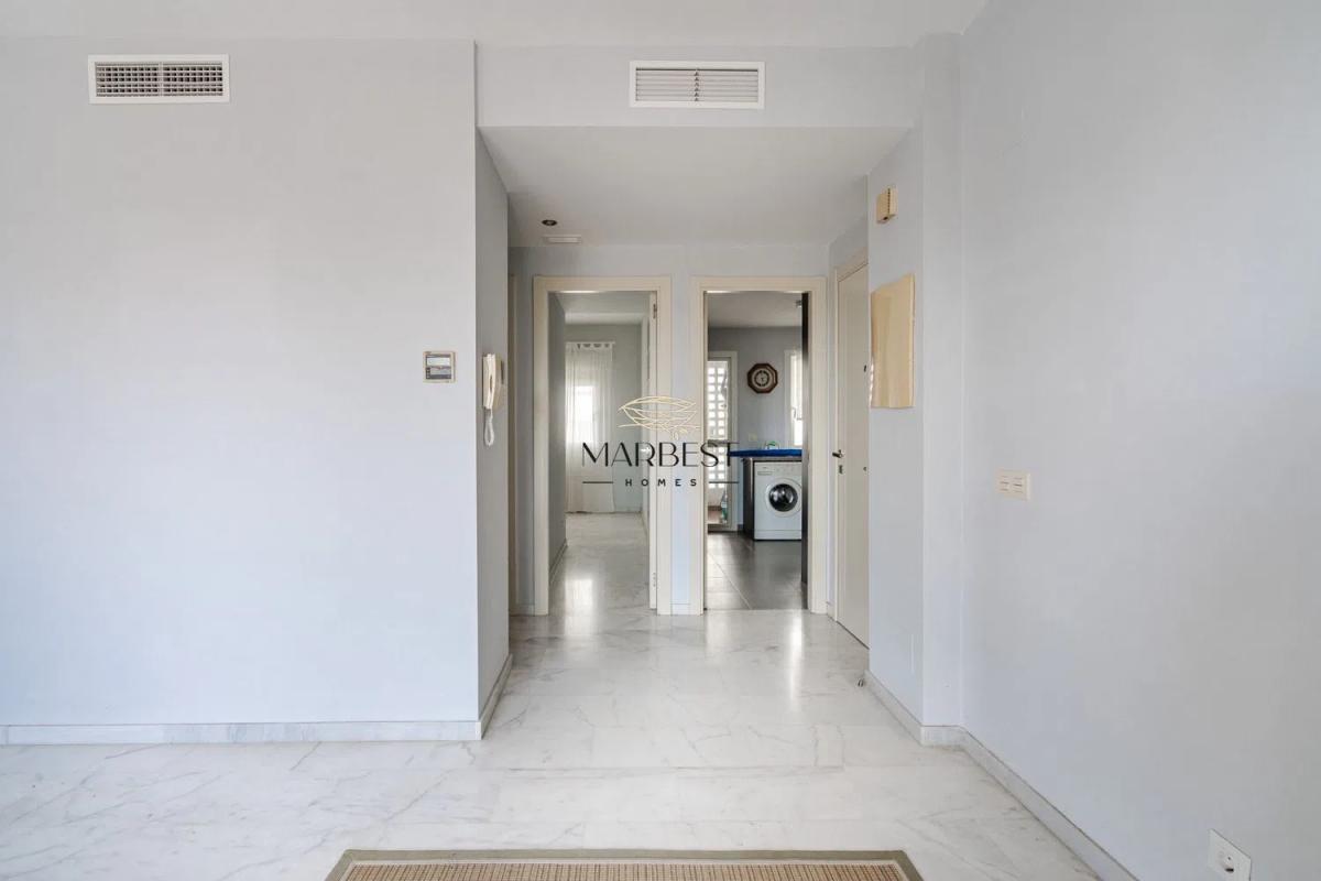 Sale of apartment in Calle Villa Borghese, 4, Estepona
 photo 5