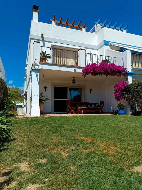 Sale of independent chalet in Calle Alvaro de Bazán, Estepona
 photo 2