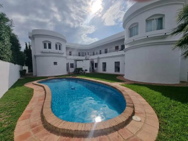 Продажа квартиры в Barrio Paraiso-Barronal, Эстепона photo 1