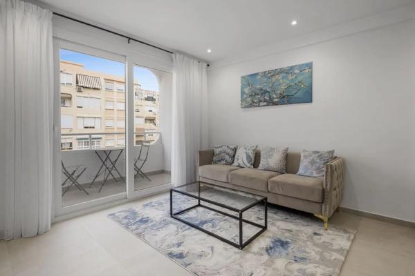 Mieszkanie na sprzedaż w  Calle Mallorca, Estepona photo 1