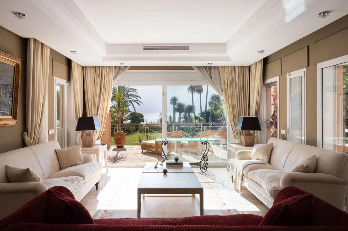 Venta de chalet independiente en Barrio El Velerín, Estepona
photo 1