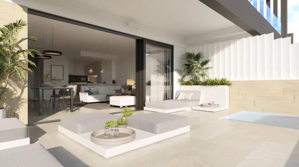 Chalet independiente en venta en  Calle Amatista, 7, Estepona photo 2