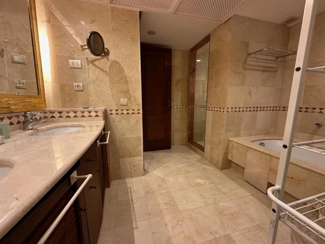 Venta de piso en Via del Mediterráneo, Estepona
photo 5
