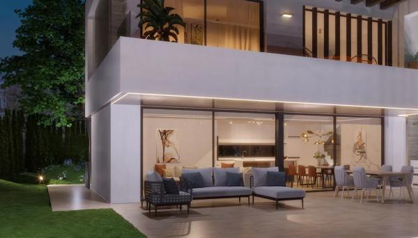 Chalet independiente en venta en Barrio Nueva Atalaya, Estepona thumbnail 1