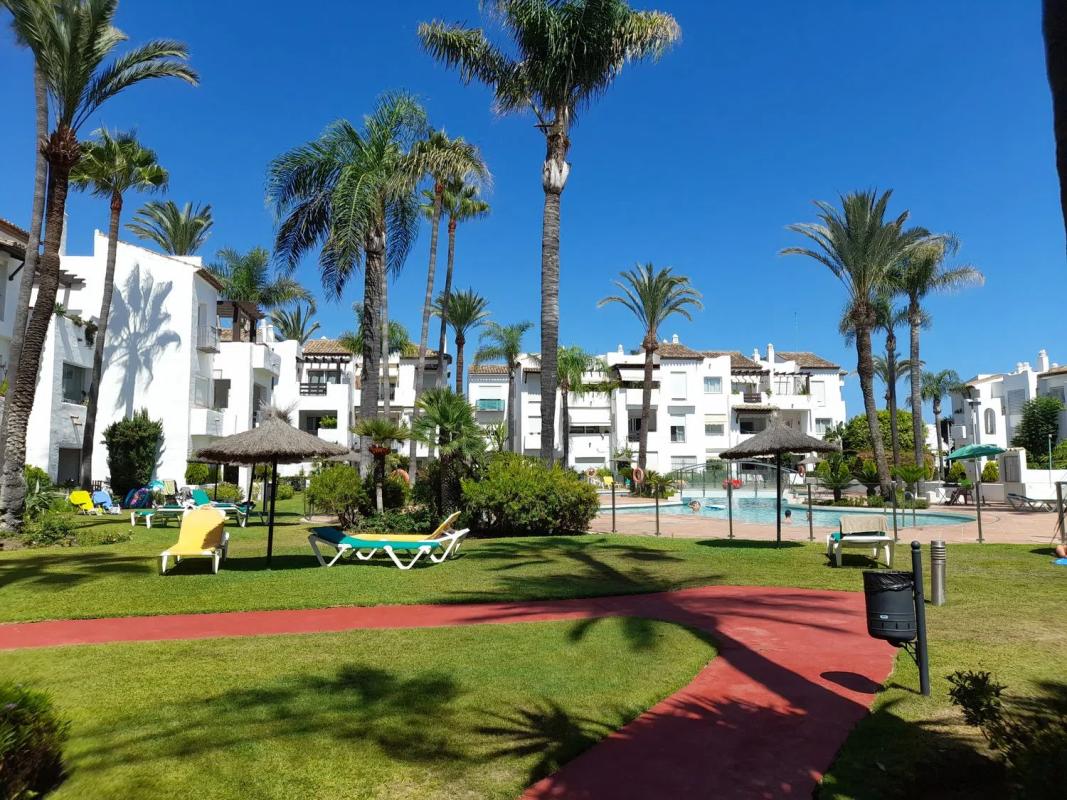 Venta de piso en N-340, 46 --c, Estepona
photo 1