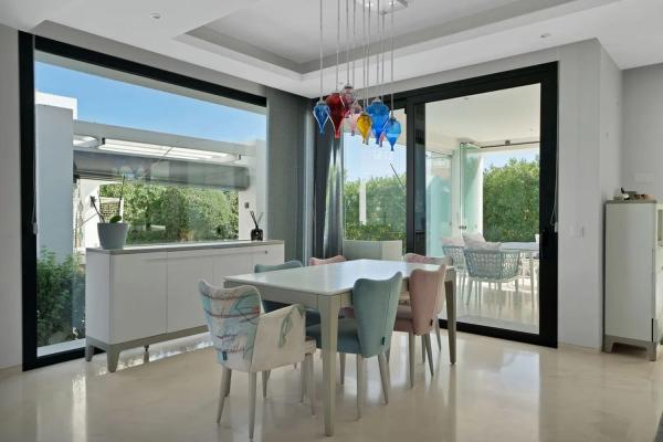 Chalet independiente en venta en  Calle Hortensia, Estepona photo 4