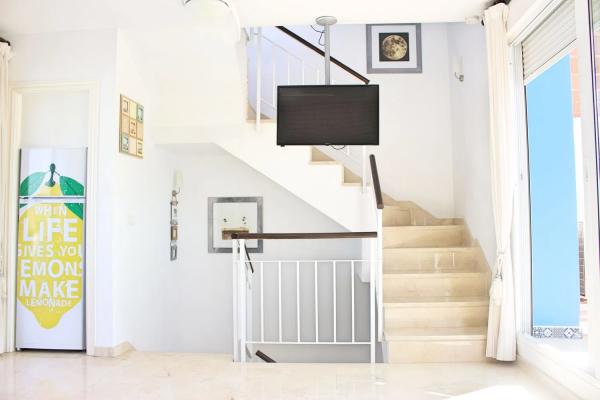 Chalet independiente en venta en Camino de Brijan, Estepona thumbnail 2